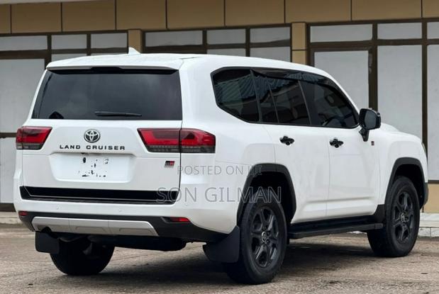 Toyota Land Cruiser 2023 White