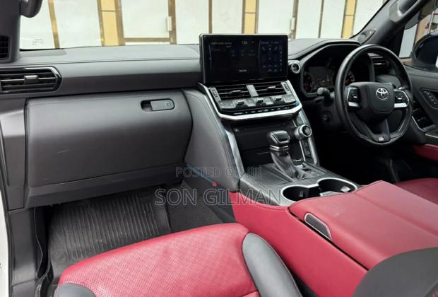 Toyota Land Cruiser 2023 White