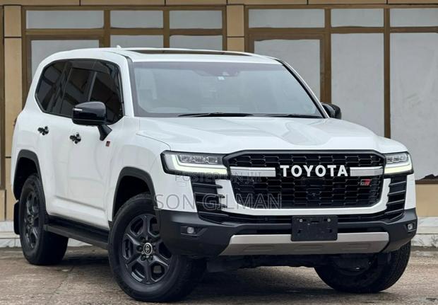 Toyota Land Cruiser 2023 White