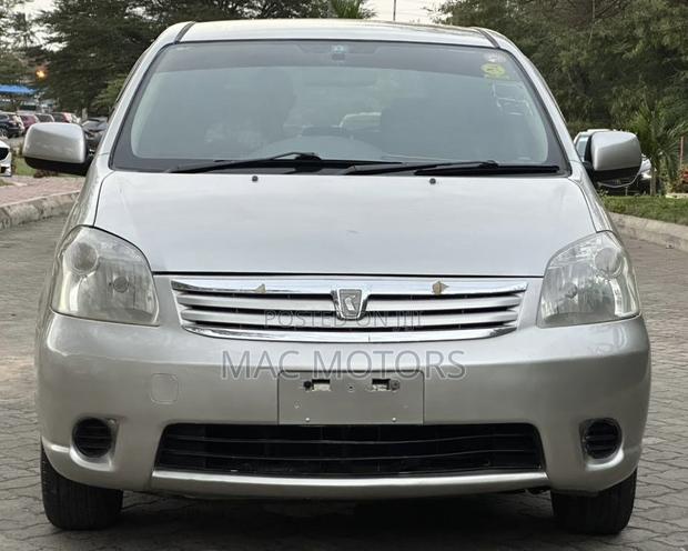 Toyota Raum 1.5 FWD 2008 Silver