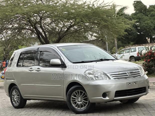 Toyota Raum 1.5 FWD 2008 Silver