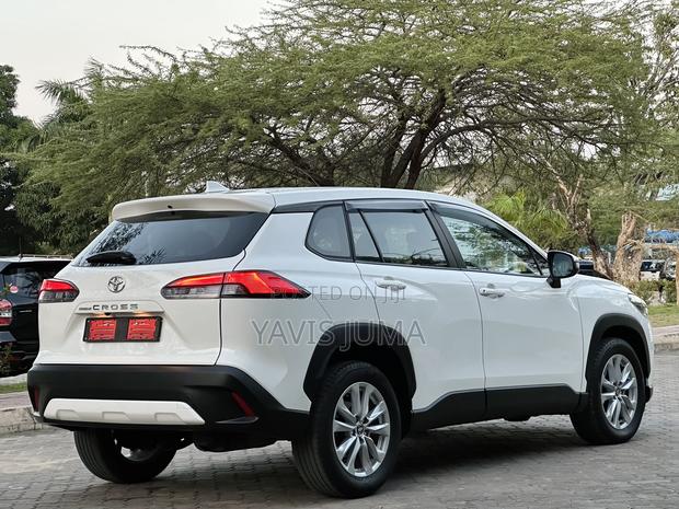 Toyota Corolla Cross 2023 White