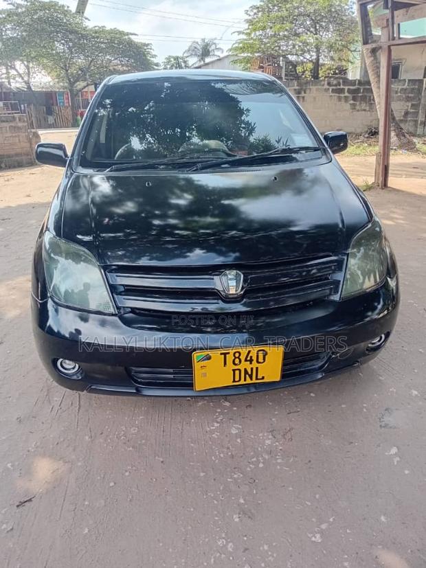 Toyota IST 2005 Black