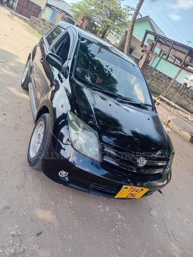 Toyota IST 2005 Black