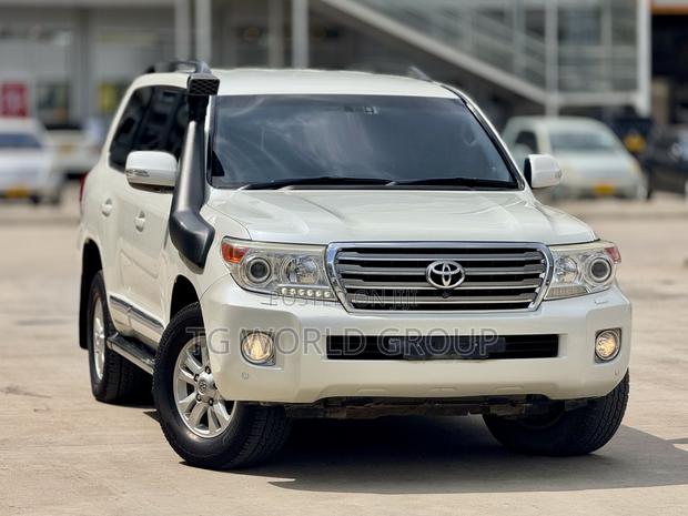 Toyota Land Cruiser 4.5 V8 GL 2012 White