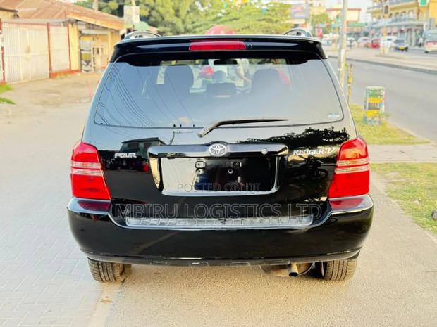 Toyota Kluger 2002 Black