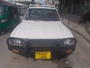Toyota Hilux 2000 Pearl for sale