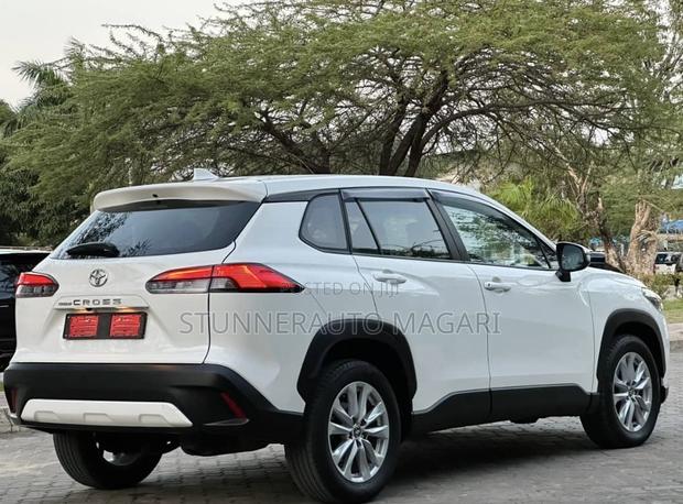 Toyota Corolla Cross 2023 White