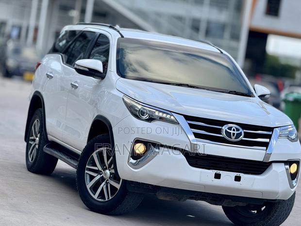 Toyota Fortuner 2018 White