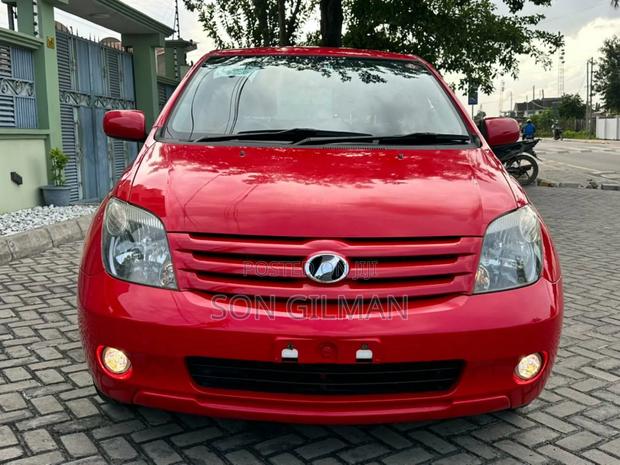 Toyota IST 2006 Red