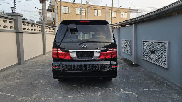 Toyota Alphard 2005 Black
