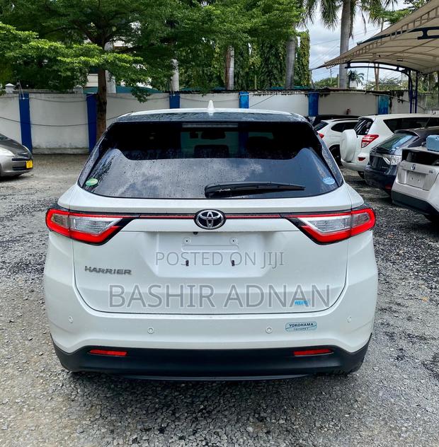 Toyota Harrier 2.0 2018 Pearl