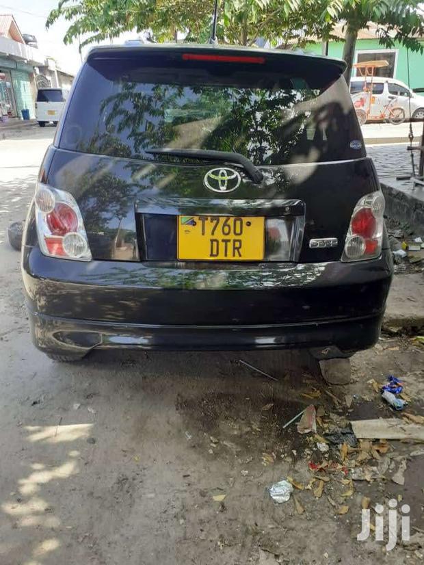 Toyota IST 2004 Black