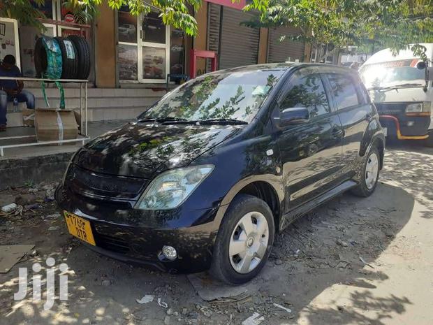 Toyota IST 2004 Black