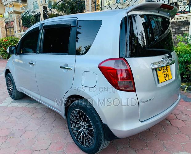 Toyota Ractis 2007 Silver