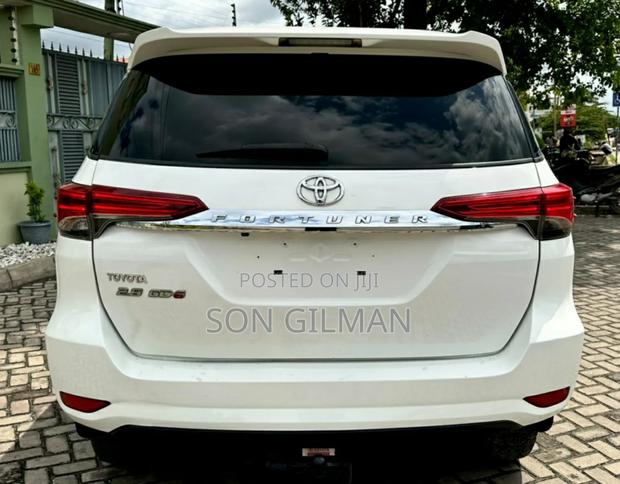 Toyota Fortuner 2017 Pearl