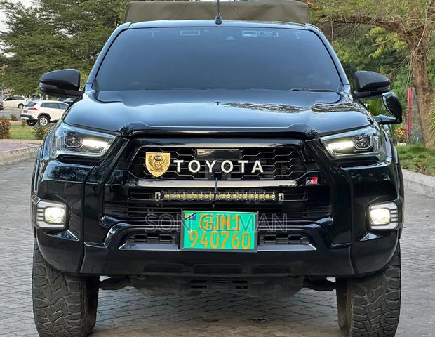 Toyota Hilux 2023 Black