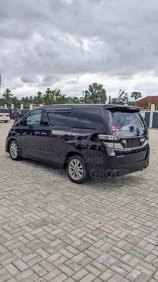 Toyota Vellfire 2010 Purple
