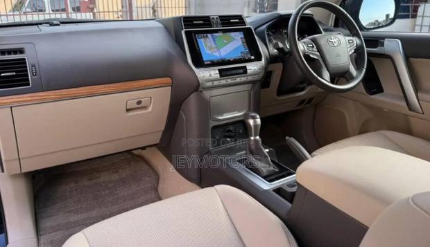 Toyota Land Cruiser Prado 2019 Black