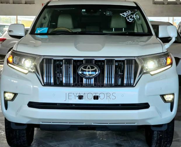 Toyota Land Cruiser Prado 2023 Pearl