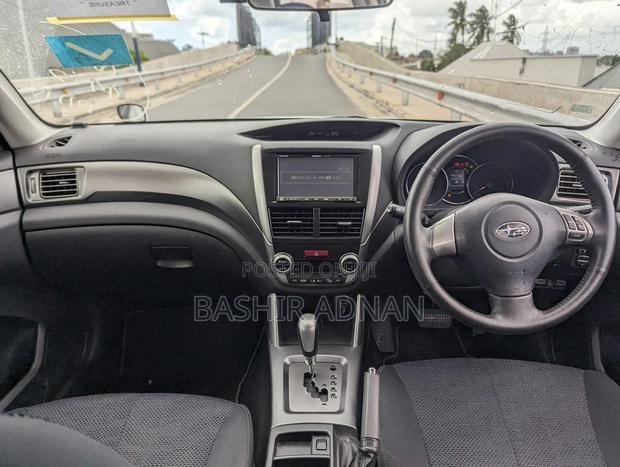 Subaru Forester 2011 Pearl