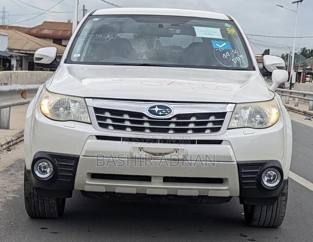 Subaru Forester 2011 Pearl