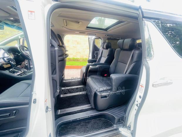 Toyota Alphard 2.5 Petrol FWD 2018 White