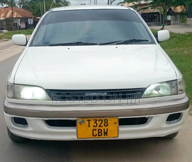 Toyota Carina 1999 White