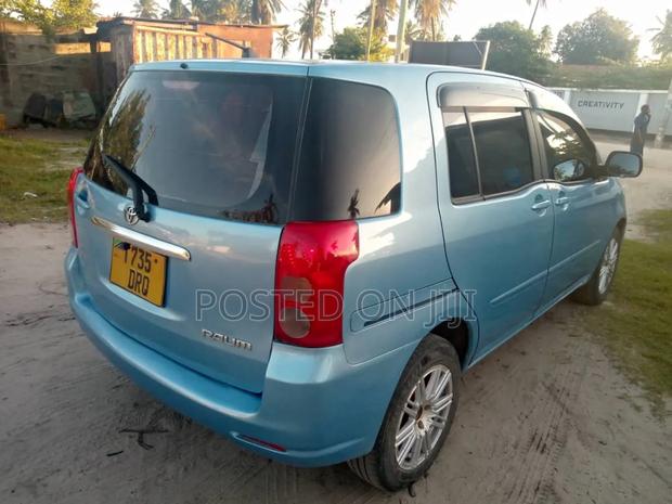 Toyota Raum 2003 Blue