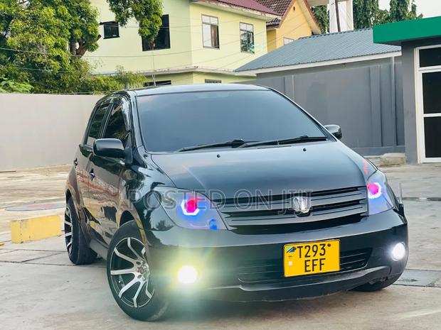 Toyota IST 2005 Blue