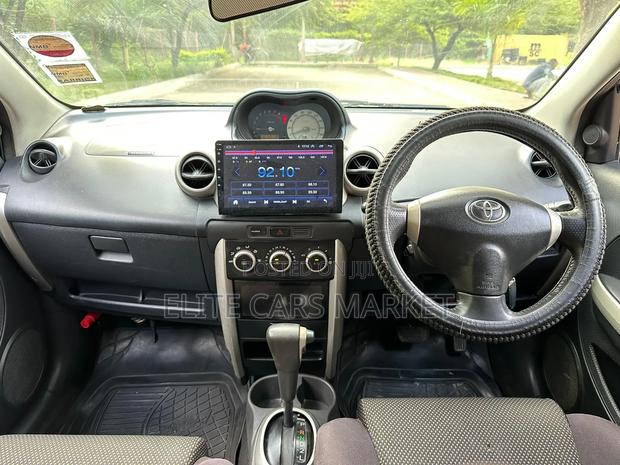 Toyota IST 2004 Silver
