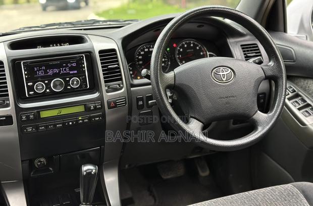 Toyota Land Cruiser Prado 2005 Silver