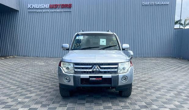 Mitsubishi Pajero 2006 Silver