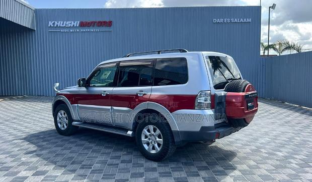 Mitsubishi Pajero 2006 Silver