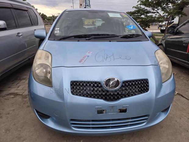 Toyota Vitz 2006 Blue