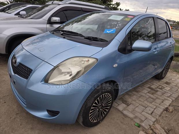 Toyota Vitz 2006 Blue