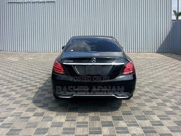 Mercedes-Benz C220 Classic 2015 Black