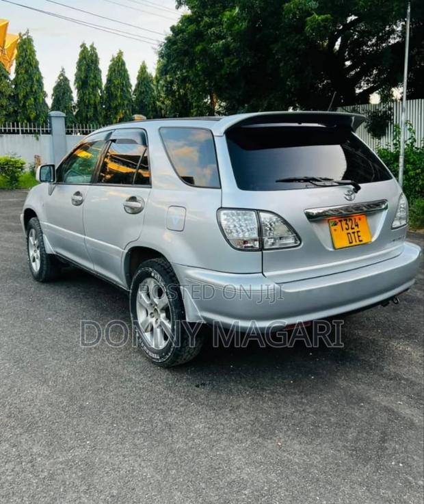Toyota Harrier 2003 White