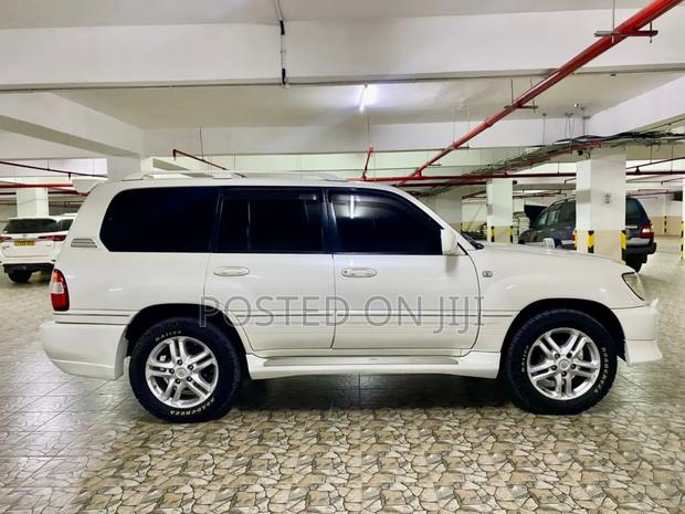Toyota Land Cruiser 2006 White