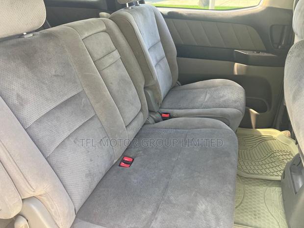 Toyota Alphard 2004 Gray