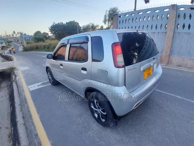 Suzuki Swift 2025 Silver