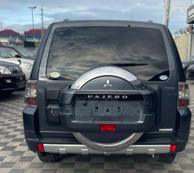 Mitsubishi Pajero 2008 Black