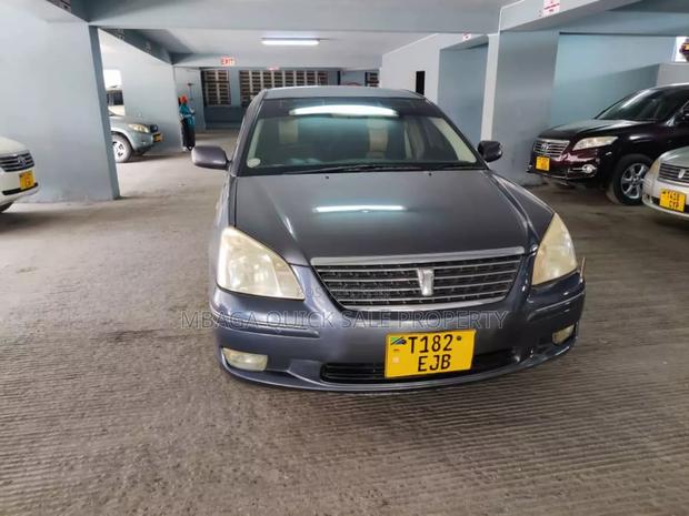 Toyota Corona Premio 2001 Green