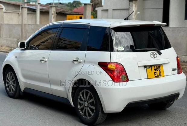 Toyota IST 2004 White