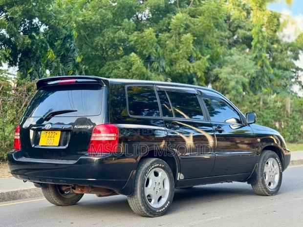 Toyota Kluger 2002 Black