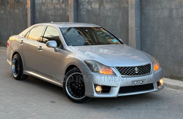 Toyota Crown 2011 Silver