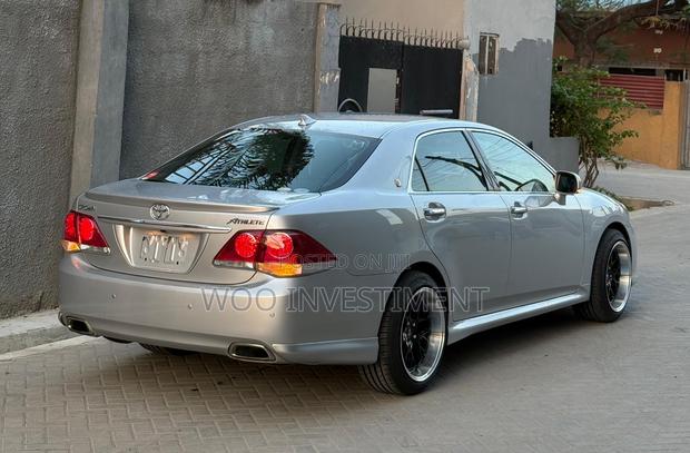 Toyota Crown 2011 Silver