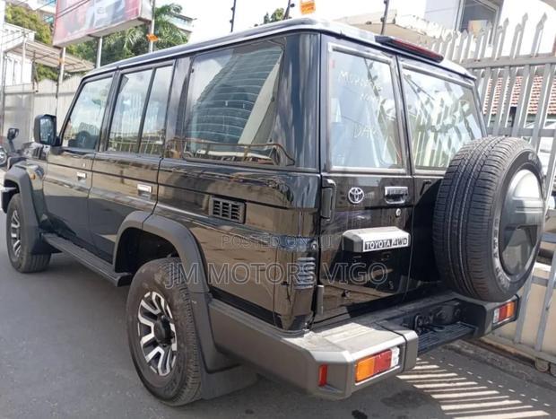 Toyota Land Cruiser 2024 Matt Black