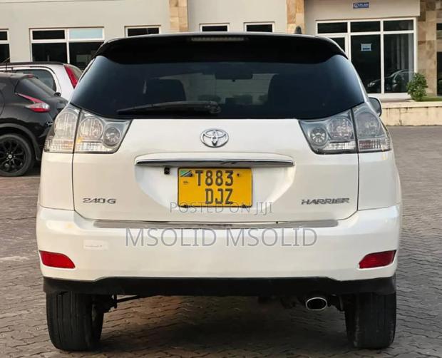 Toyota Harrier 2006 White