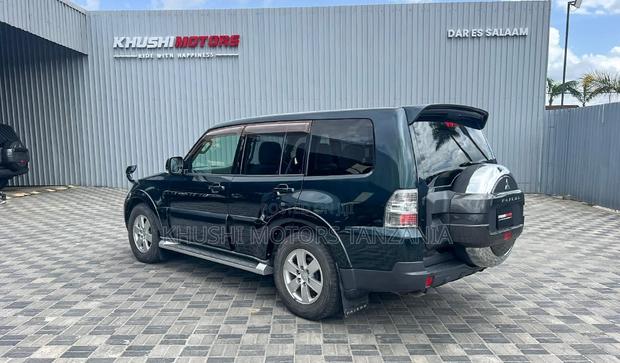 Mitsubishi Pajero 2006 Green